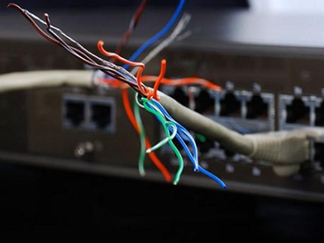 "Укретелеком" повністю відновив зв’язок у Луганській та Донецькій областях "Укретелеком" повністю відновив зв’язок у Луганській та Донецькій областях