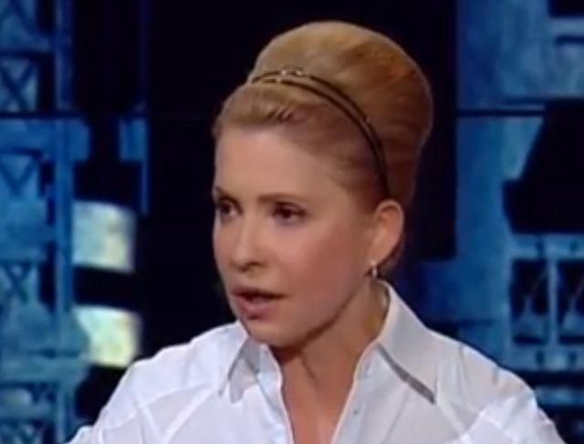 Тимошенко обіцяє забрати заяви проти слідчих, які її засудили Тимошенко обіцяє забрати заяви проти слідчих, які її засудили