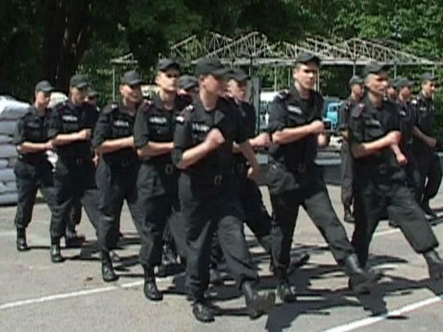 Українська церква підтримала Нацгвардію бронежилетами Українська церква підтримала Нацгвардію бронежилетами