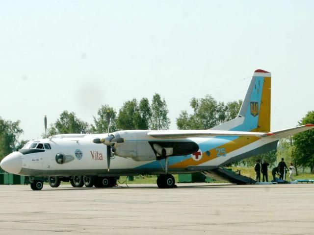В Одесу прибув літак з пораненими українськими силовиками з Донецька
