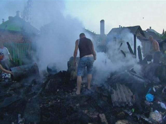 Мешканці Семенівки опинились в епіцентрі боїв терористів (Відео) Мешканці Семенівки опинились в епіцентрі боїв терористів (Відео)