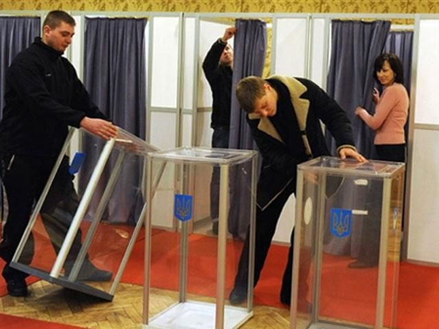 На Донеччині відкрили 13% дільниць, 15 ОВК не працюють На Донеччині відкрили 13% дільниць, 15 ОВК не працюють