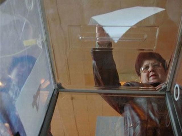 Порушення в Києві: дострокове відкриття сейфів та відсутність людей у списках Порушення в Києві: дострокове відкриття сейфів та відсутність людей у списках