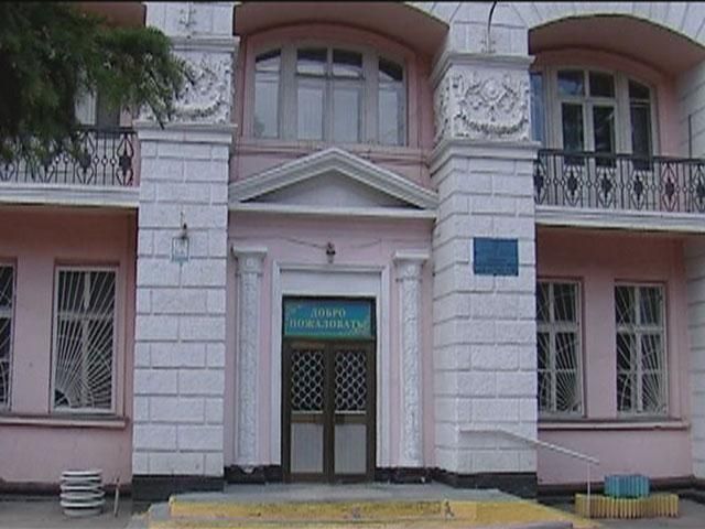 У Донецьку не працює жодна дільниця, голосують лише в області У Донецьку не працює жодна дільниця, голосують лише в області