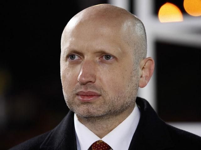 Працюють тисячі виборчих дільниць, незважаючи на погрози, — Турчинов Працюють тисячі виборчих дільниць, незважаючи на погрози, — Турчинов