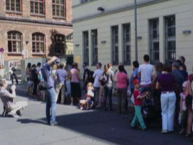 За кордоном вже відкрилися майже всі виборчі дільниці За кордоном вже відкрилися майже всі виборчі дільниці