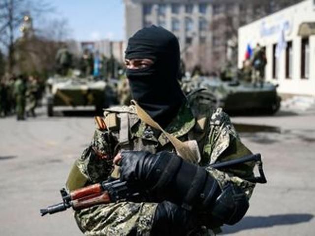 В Донецке из помещения технического университета похитили оружие и боеприпасы