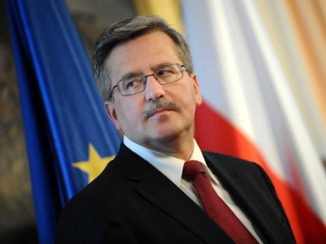 Коморовський привітав Порошенка з перемогою Коморовський привітав Порошенка з перемогою