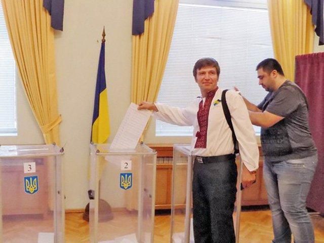 Завершилося голосування на всіх закордонних виборчих дільницях Завершилося голосування на всіх закордонних виборчих дільницях