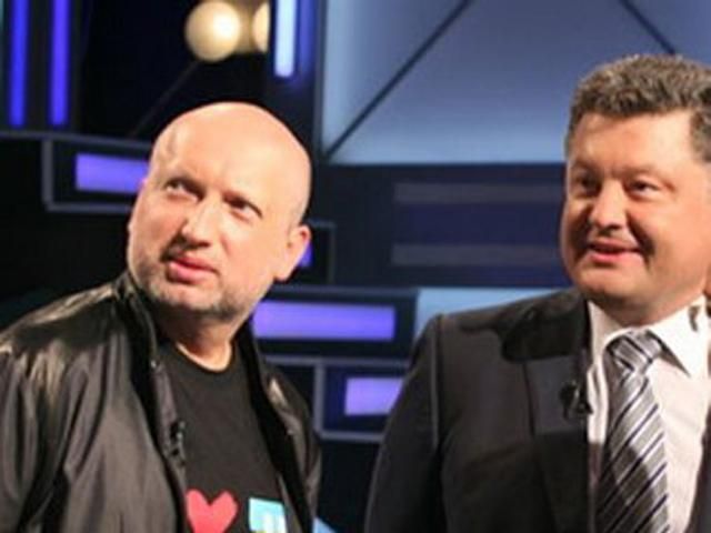 Турчинов поздравил Порошенко с победой Турчинов поздравил Порошенко с победой