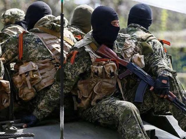 До кордону України з РФ їдуть 40 вантажівок з озброєними людьми, — Тимчук До кордону України з РФ їдуть 40 вантажівок з озброєними людьми, — Тимчук