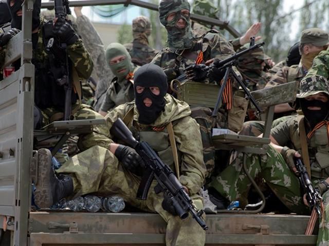 Террористы начали захватывать школы в Донецке Террористы начали захватывать школы в Донецке