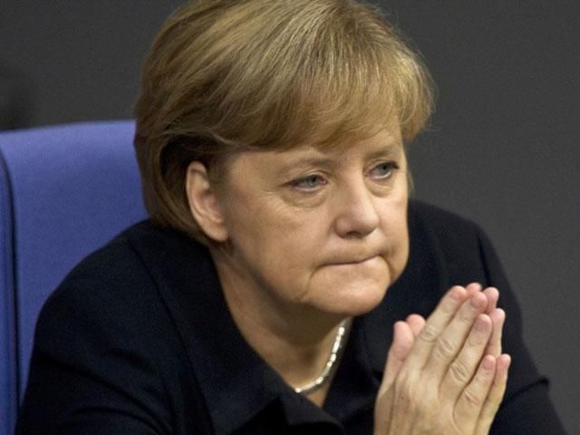 Ангела Меркель поздравила Порошенко с победой