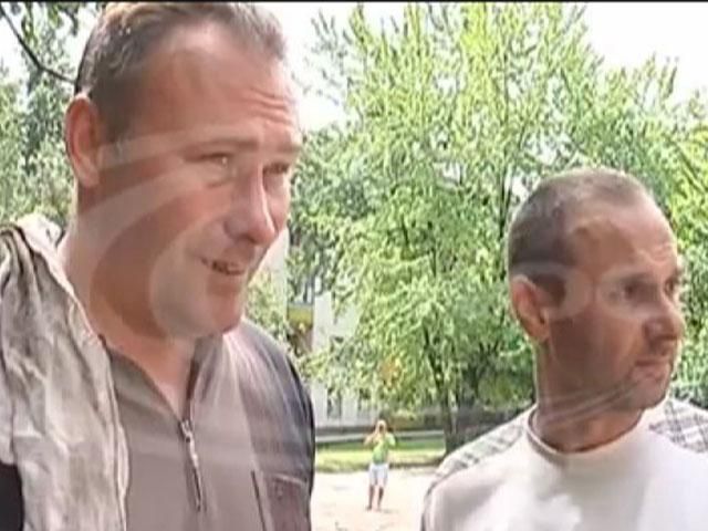 Стрілянина у житловому кварталі Слов’янська (Відео) Стрілянина у житловому кварталі Слов’янська (Відео)