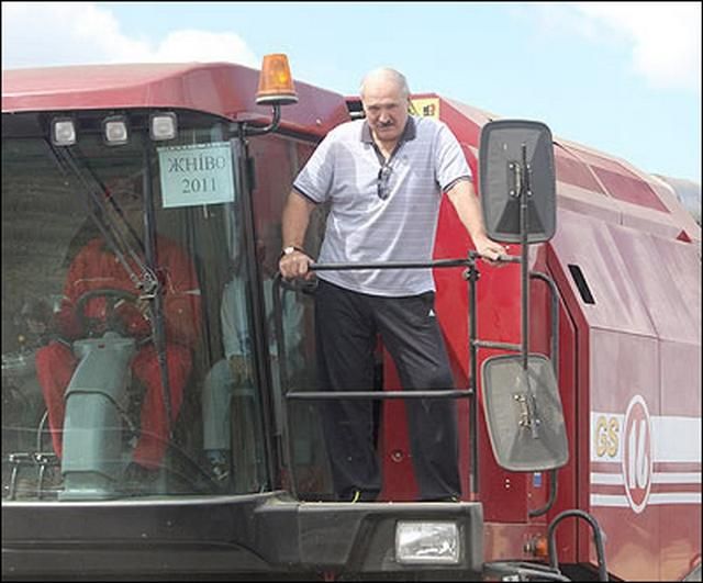 Лукашенко обіцяє білорусам "кріпосне право" Лукашенко обіцяє білорусам "кріпосне право"