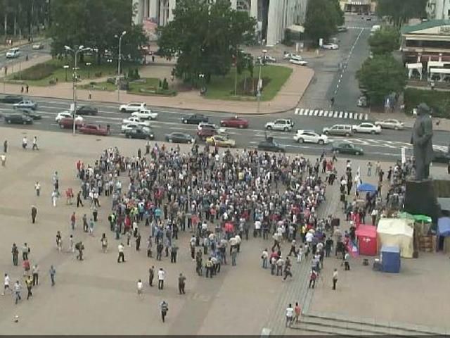 В Донецке митингуют против "фашизма" (Видео) В Донецке митингуют против "фашизма" (Видео)