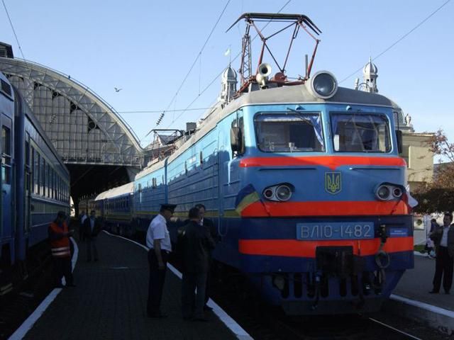 "Укрзалізниця" скоротить кількість поїздів у Крим та Росію