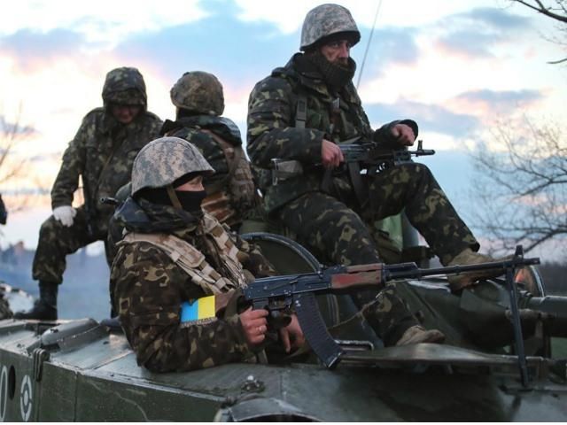Військові відбили частину в Луганську