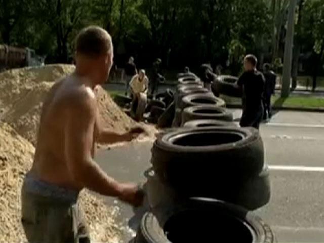 Хроника 28 мая: В Донецк свозят военную технику, Чуркин критикует украинскую власть Хроника 28 мая: В Донецк свозят военную технику, Чуркин критикует украинскую власть