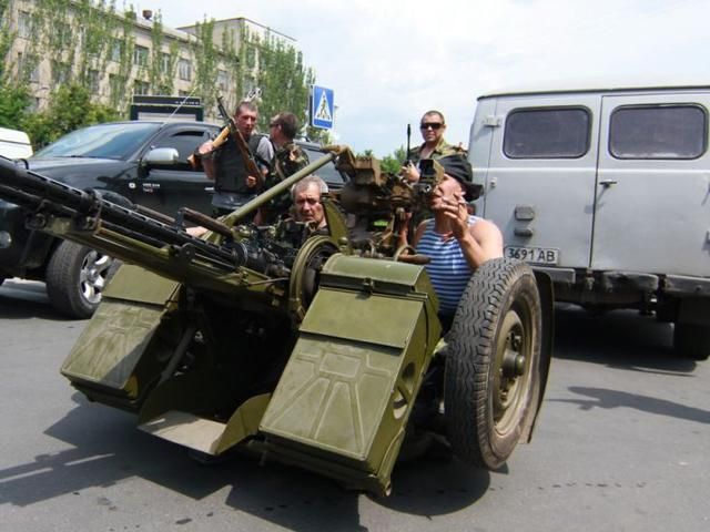 В Донецке террористы из батальона "Восток" арестовывают сепаратистов ИЗ "ДНР"