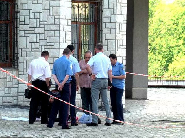 Во Львове женщина-предприниматель выпрыгнула с 10 этажа после разговора с налоговой