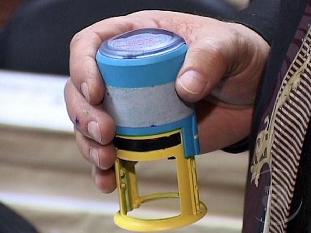 Глава одной из киевских УИК сбежал с печатью Глава одной из киевских УИК сбежал с печатью