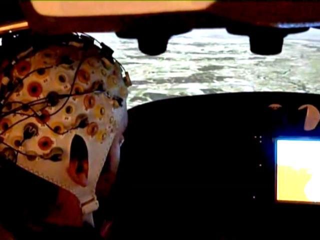 Науковці розробили систему, яка допоможе керувати літаком за допомогою сили думки Науковці розробили систему, яка допоможе керувати літаком за допомогою сили думки