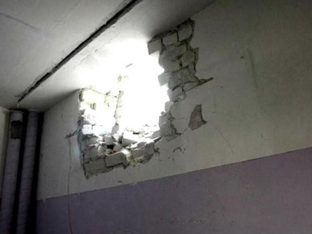 У Слов'янську терористи обстріляли будівлю міської лікарні (Відео)