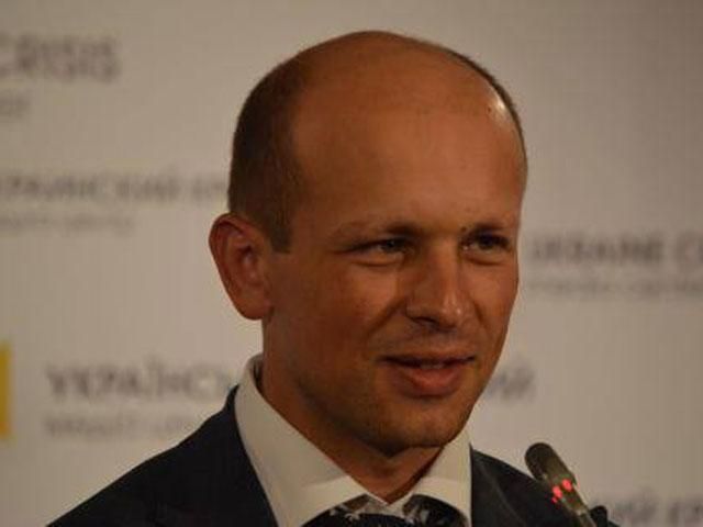 Ночью границу пересекли четыре КамАЗа сепаратистов, - военный Ночью границу пересекли четыре КамАЗа сепаратистов, - военный