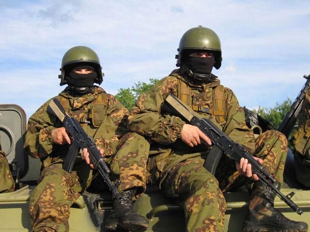 Терористи вивезли з колонії в Горлівці 70 автоматів, — ЗМІ Терористи вивезли з колонії в Горлівці 70 автоматів, — ЗМІ