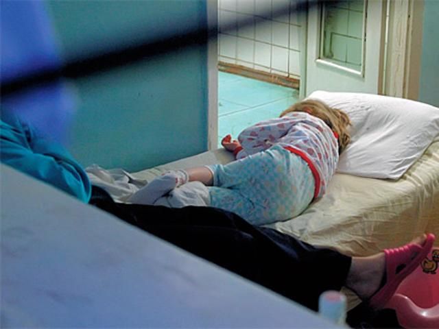В Днепропетровске более 10 школьников госпитализированы с подозрением на отравление