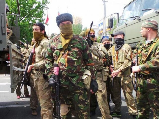 В районі Донецького аеропорту лунають постріли, — міськрада В районі Донецького аеропорту лунають постріли, — міськрада