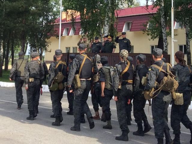 Второй батальон Нацгвардии заступил на боевые посты вокруг Славянская (Фото) Второй батальон Нацгвардии заступил на боевые посты вокруг Славянская (Фото)