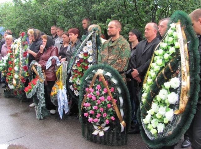 На Вінниччині поховали двох військових, яких вбили терористи 