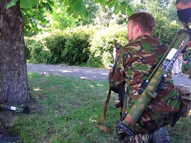 У Торезі підірвали будівлю місцевого СБУ (Відео)