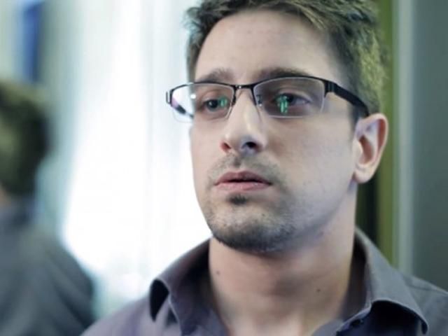 Сноуден попросив політичного притулку в Бразилії Сноуден попросив політичного притулку в Бразилії