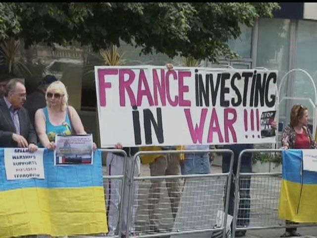 В Лондоне и Париже протестовали против французских политиков, которые поддержали Россию