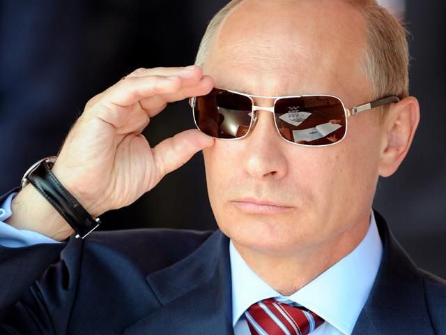 Путін наказав вписати Крим в підручники з історії Росії
