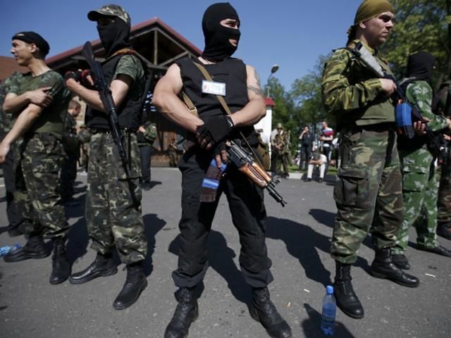 Террористы похитили 24 переносные радиостанции спасателей в Луганской области