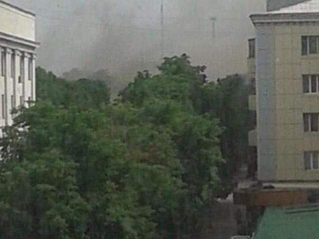 У Луганську стався вибух в ОДА, у "ЛНР" повідомляють про численні жертви