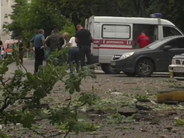 Наслідки вибуху у Луганській ОДА: десятки поранених, є жертви (Відео)