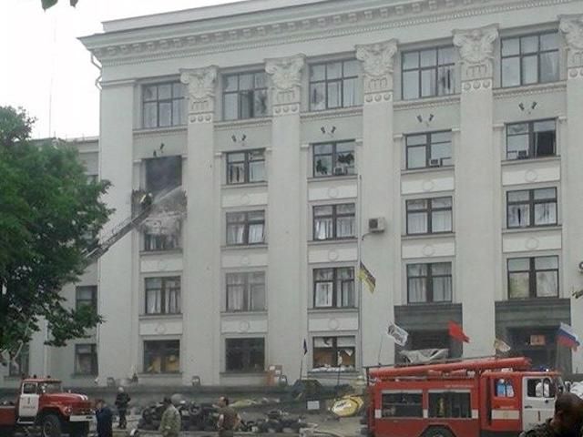 "Пекло" в Луганську: бій за прикордонзагін, вибух в ОДА, жертви та поранені (Фото, Відео)