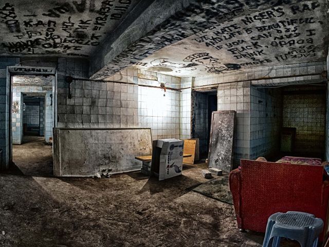 Фото дня: Бомбосховище у Слов’янську Фото дня: Бомбосховище у Слов’янську