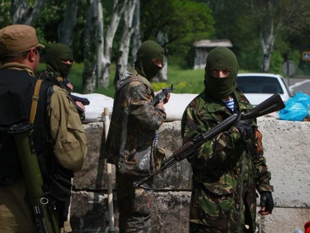 Під Сєвєродонецьком Нацгвардія обстріляла блокпости терористів Під Сєвєродонецьком Нацгвардія обстріляла блокпости терористів