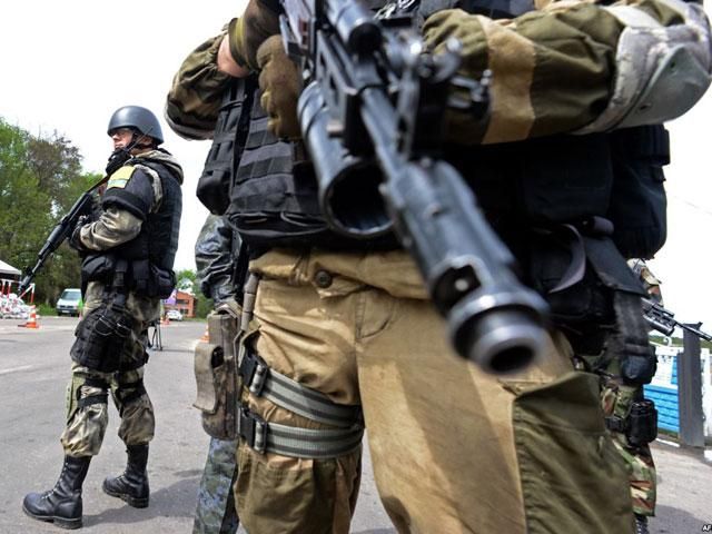 Сьогодні під час АТО поранено або вбито близько 300 терористів, — Селезньов Сьогодні під час АТО поранено або вбито близько 300 терористів, — Селезньов