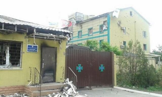 Штурм погранотряда в Луганске (Видео) Штурм погранотряда в Луганске (Видео)