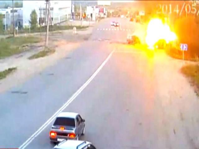 Ефект свідка: Mitsubishi протаранив "Газель", яка виїхала на червоне: 6 постраждалих Ефект свідка: Mitsubishi протаранив "Газель", яка виїхала на червоне: 6 постраждалих