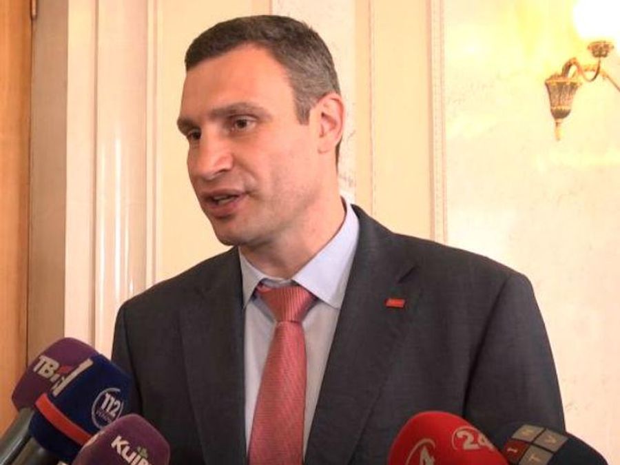 Все в одні руки. Рада не проголосувала за об'єднання посад мера Києва та голови КМДА Все в одні руки. Рада не проголосувала за об'єднання посад мера Києва та голови КМДА