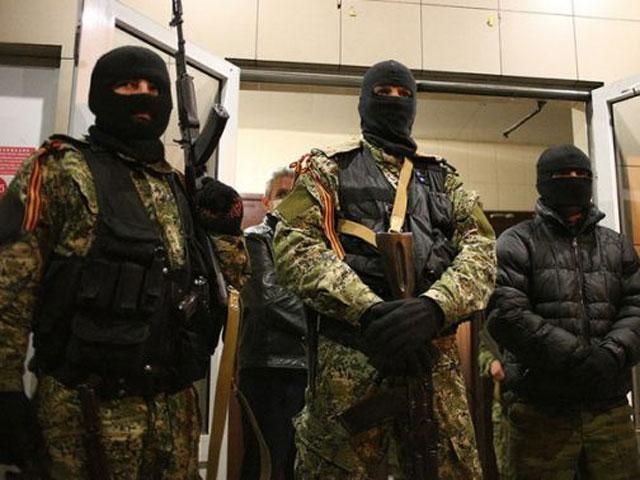 Терористи покинули захоплену лікарню у Слов’янську, — центр АТО Терористи покинули захоплену лікарню у Слов’янську, — центр АТО