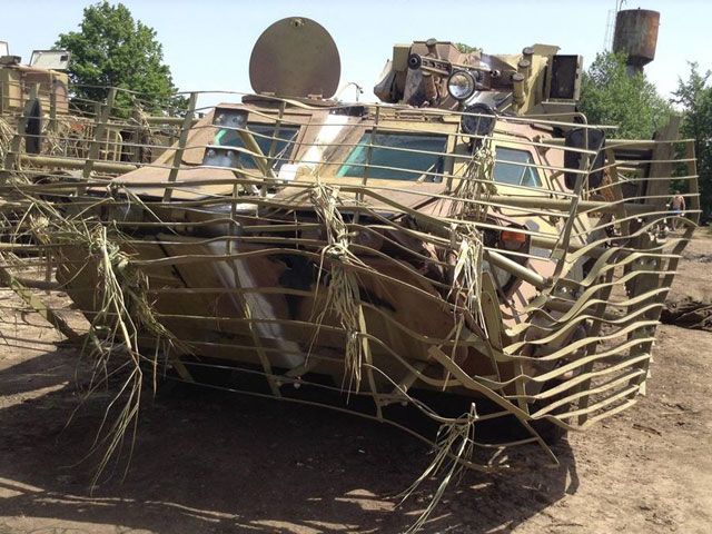 Украинский БТР после вчерашних боев под Славянском (Фото)